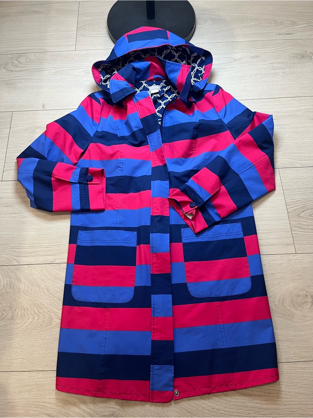 Chico’s Striped Hooded Raincoat in Pink, Navy & Blue preppy size 0 women’s